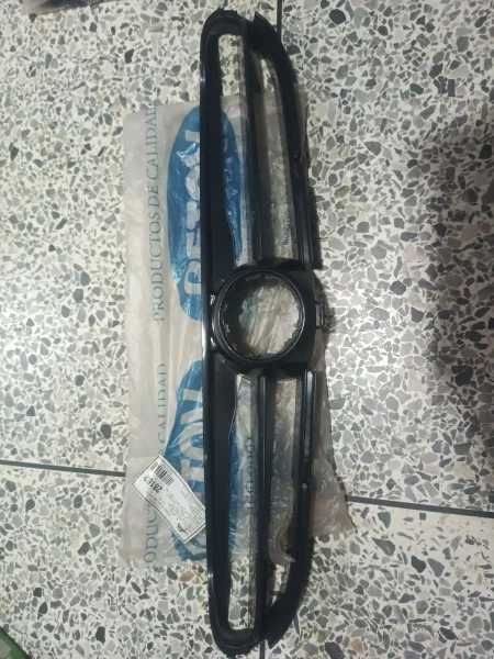 REJILLA FRONTAL SUPERIOR CORSA CLASSIC 00/02