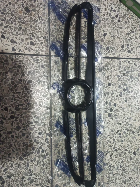 REJILLA FRONTAL SUPERIOR CORSA CLASSIC 00/02