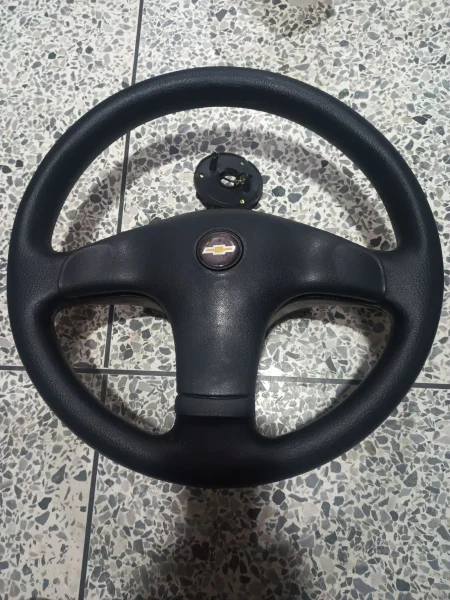 VOLANTE CORSA CLASICO NEGRO
