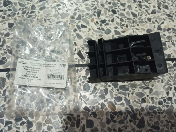 SOPORTE GUIA DE PARACHOQUE CORSA LD