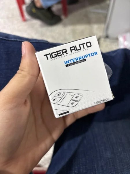 INTERRUPTOR DE VIDRIO DERECHO FIAT UNO