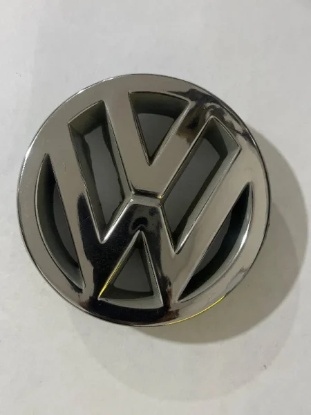 EMBLEMA DELANTERO 95-99