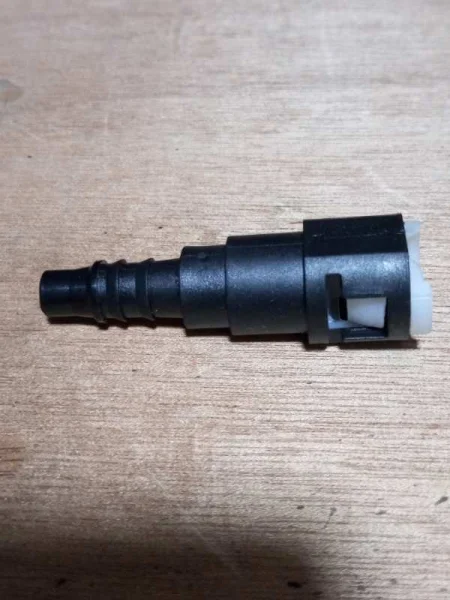 CONECTOR DE GASOLINA