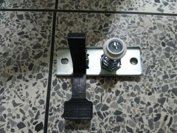 CERRADURA SUPERIOR DE CAPOT