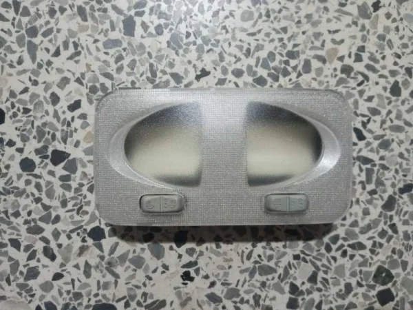 LAMPARA INTERNA DELANTERA