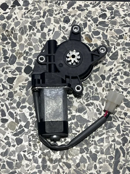 MOTOR SUBE VIDRIO LD