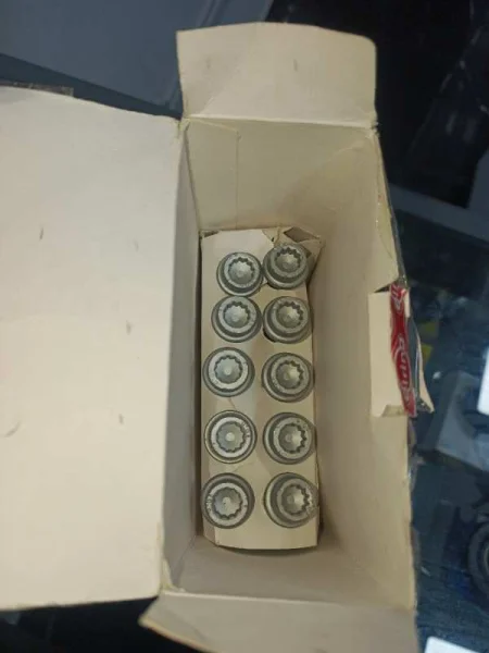 TORNILLOS DE CÁMARA.