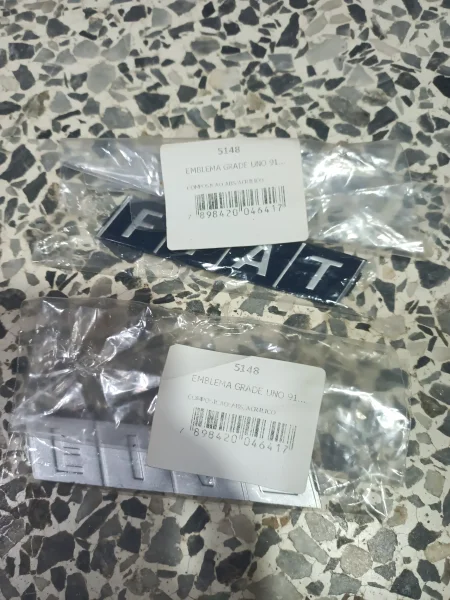 EMBLEMA REJILLA FRONTAL FIAT