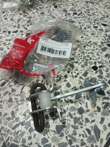 LIMITADOR DE PUERTA TRASERO