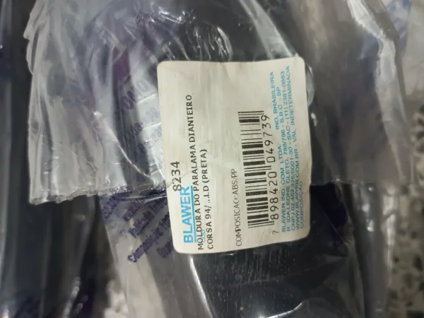MOLDURA GUARDAFANGO DEL CORSA LD
