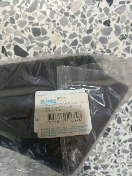 MOLDURA DE GUARDABARRO TRASERO LE